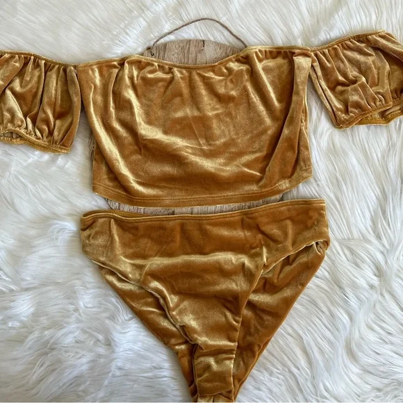 NWT Better Be Women’s Velvet Off The Shoulder 2 Piece Bathing Suit SZ L🌊💛 - Picture 3 of 11